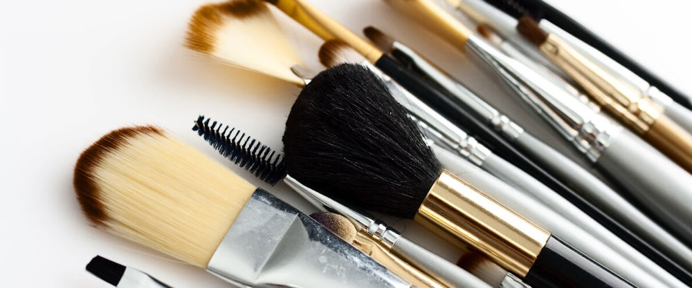 choosing a suitable brush for makeup